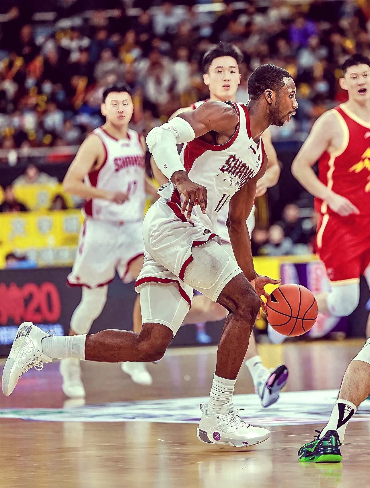 相信品牌的力量-广州队发布备战花絮；赛后临场应变；NBA总决赛任务艰巨；训练强度明显提升的简单介绍